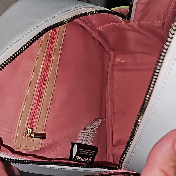 Pokémon Bulbasaur & Pikachu Picnic Mini Backpack - Picture 7 of 13